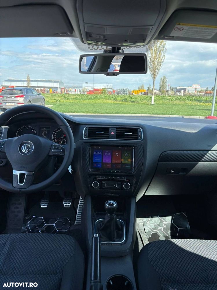 Volkswagen Jetta - 27
