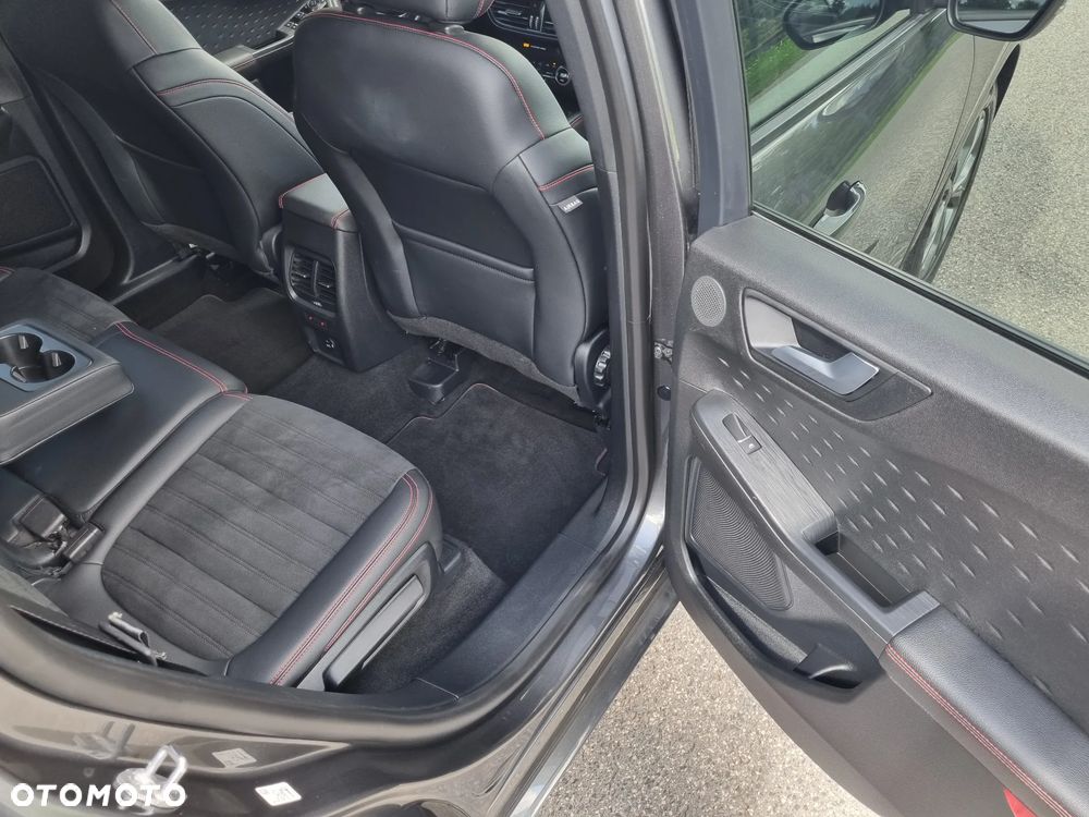 Ford Kuga 2.0 TDCi 2x4 ST-Line - 32