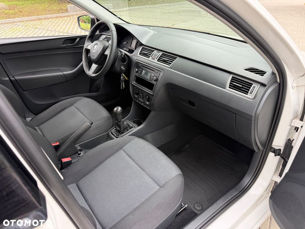 Skoda RAPID 1.2 TSI Edition Green tec - 10
