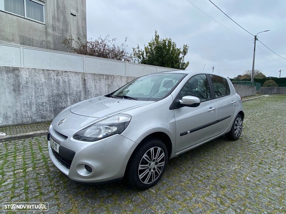 Renault Clio - 1