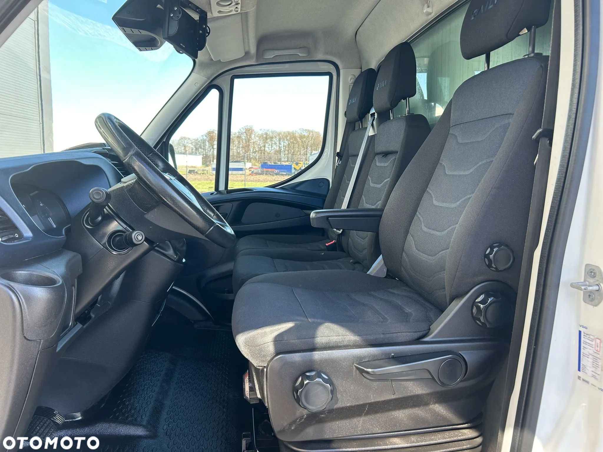 Iveco Daily 40C18 35C18 3.0 HPI Hi-Matic Kontener 8 palet + winda 800kg **Climatronic**Kamera**Sprowadzony**2019R** - 10