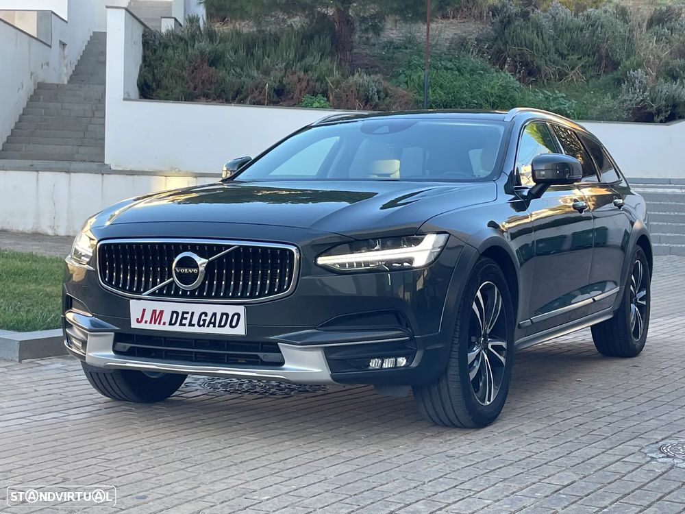 Volvo V90 Cross Country 2.0 D4 Pro AWD Geartronic - 3