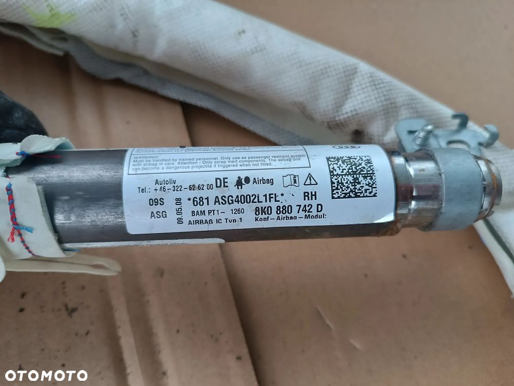 AUDI A4 B8 KURTYNA POWIETRZNA PRAWA 8K0880742D - 2