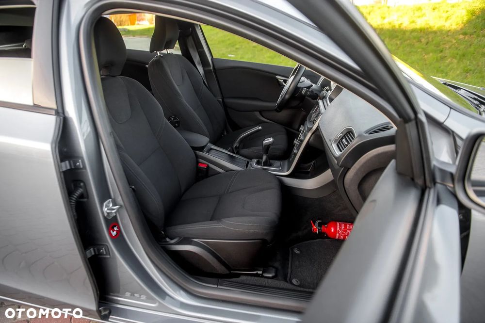 Volvo V40 D2 Momentum - 7