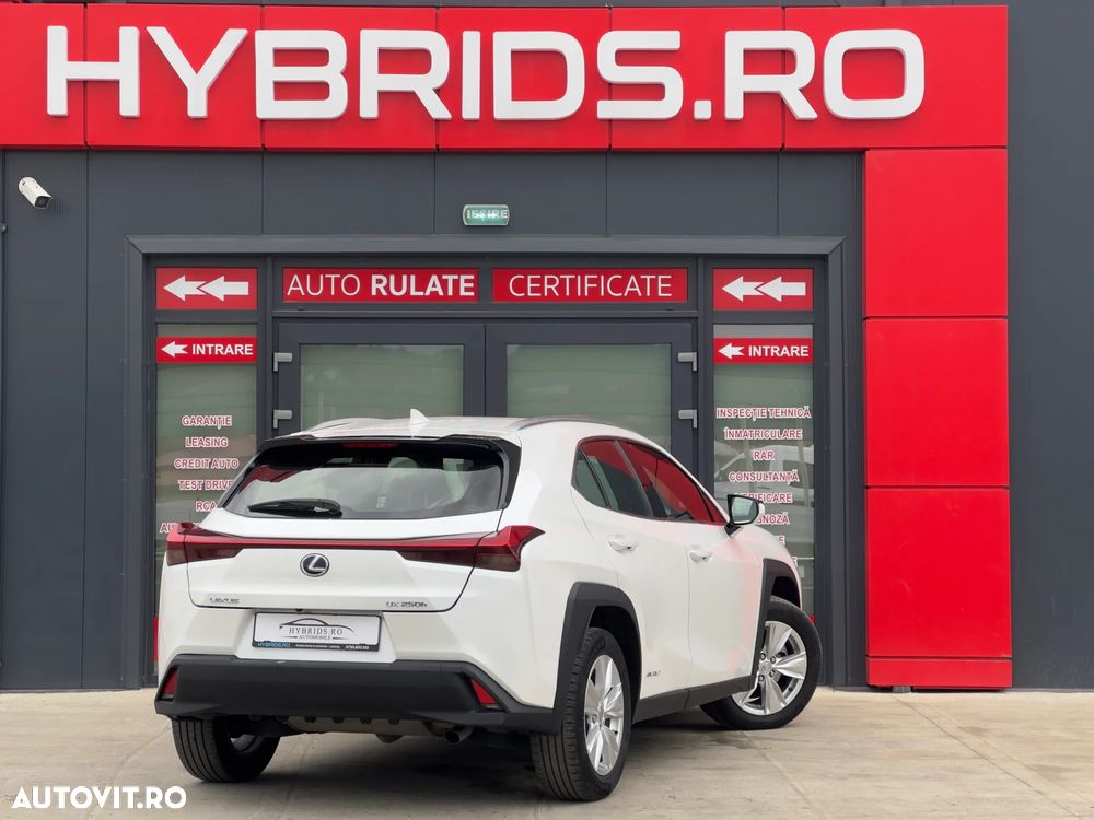Lexus UX 250h Business Edition - 8