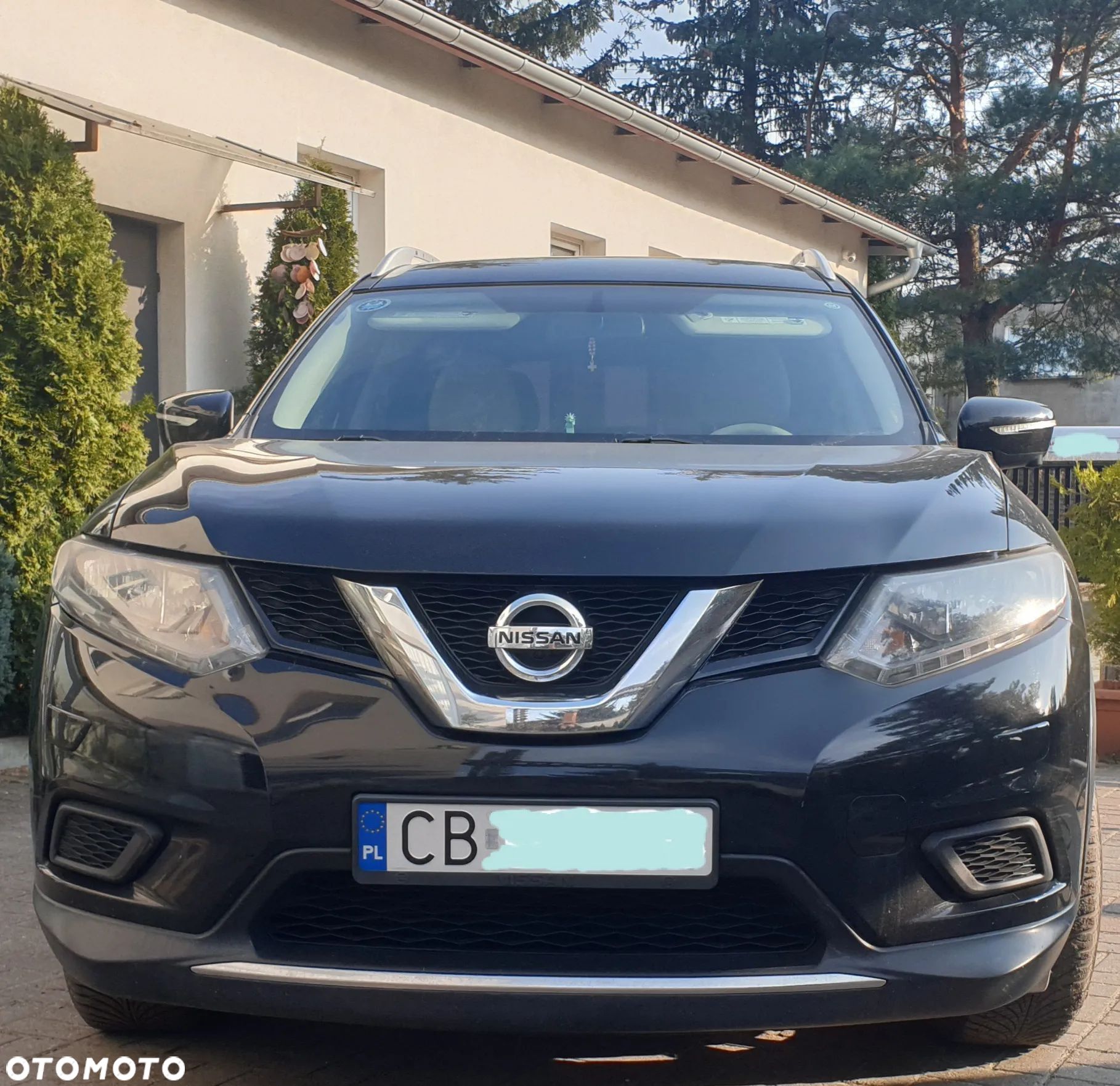 Nissan Rogue - 1