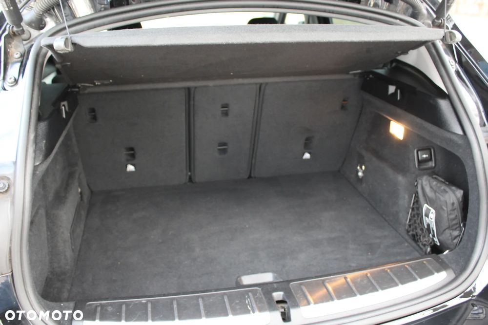 BMW X2 sDrive18d Advantage Plus - 24