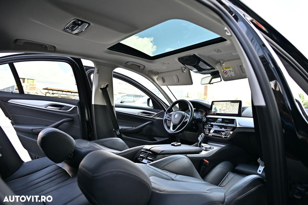 BMW Seria 5 530d xDrive AT MHEV - 36