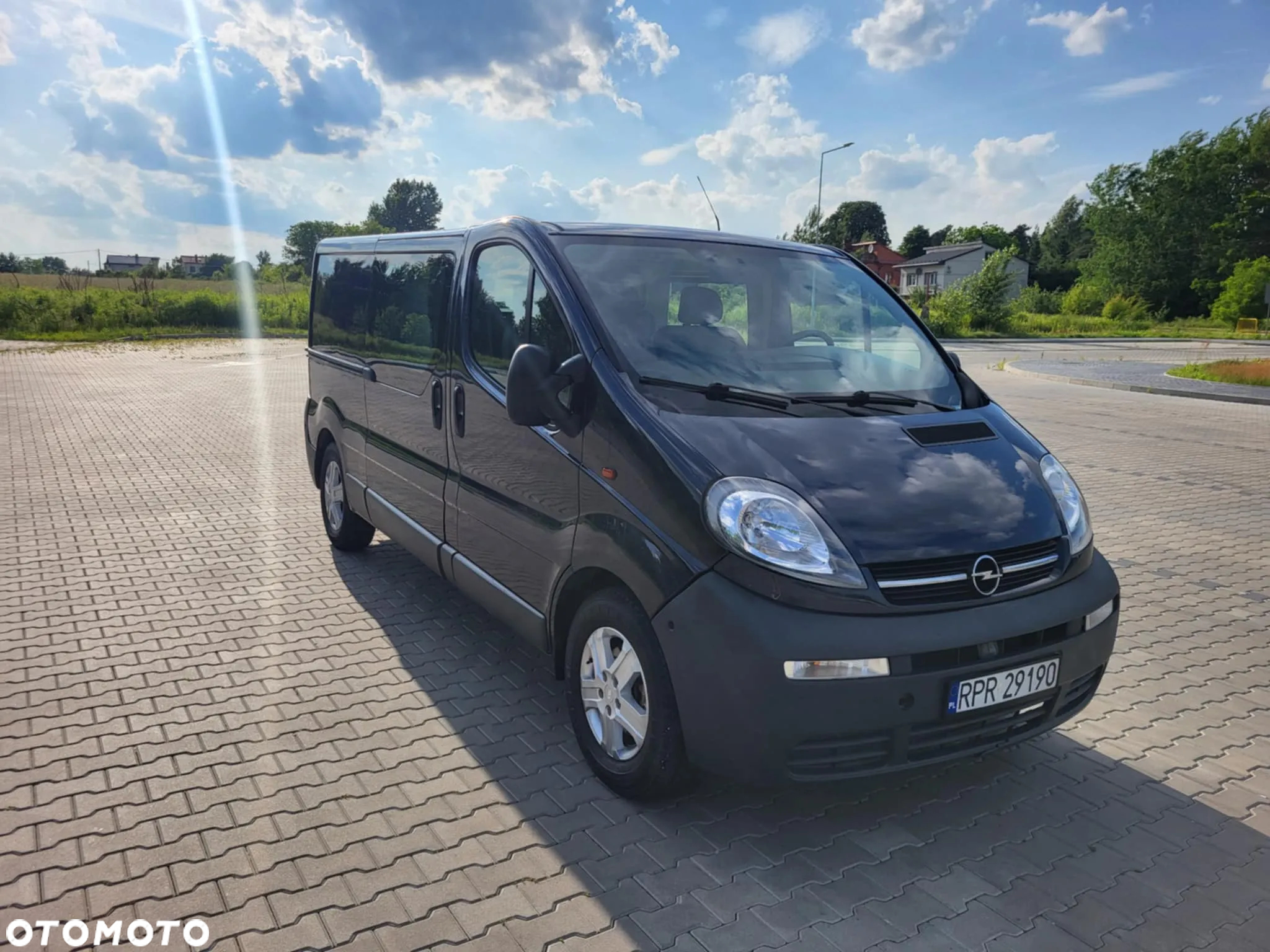 Opel Vivaro - 10