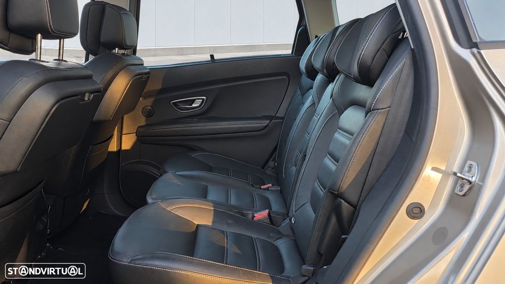 Renault Grand Scénic 1.6 dCi Bose Edition EDC SS - 18