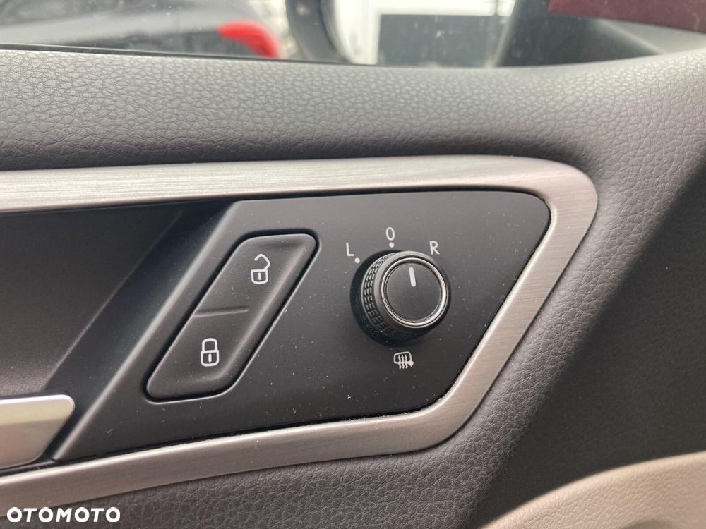 Volkswagen Golf 1.2 TSI BMT Comfortline - 24