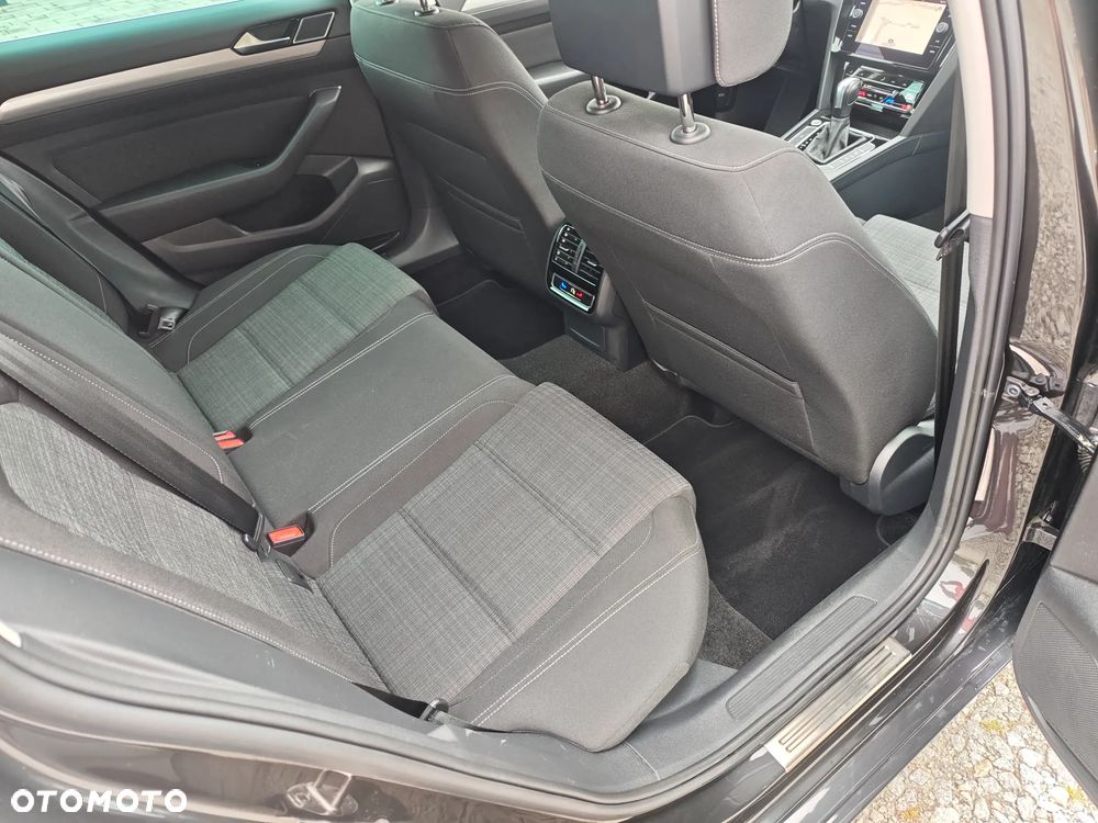 Volkswagen Passat 2.0 TDI EVO Elegance DSG - 13