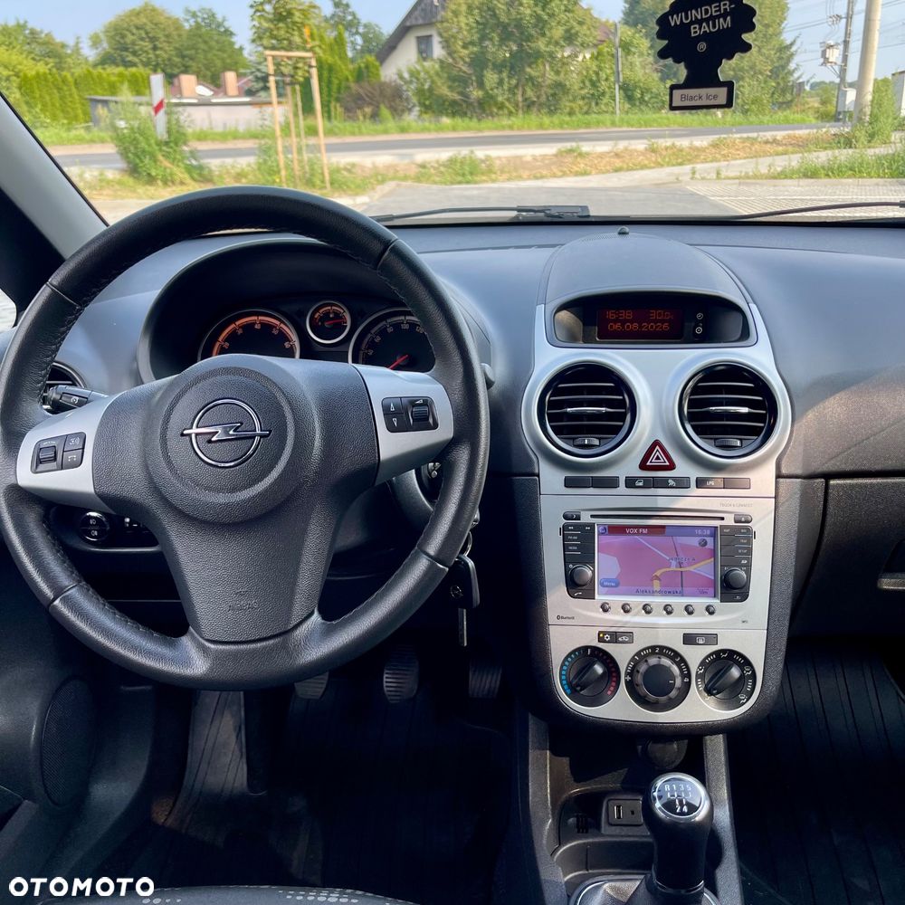 Opel Corsa 1.2 16V Cosmo - 19