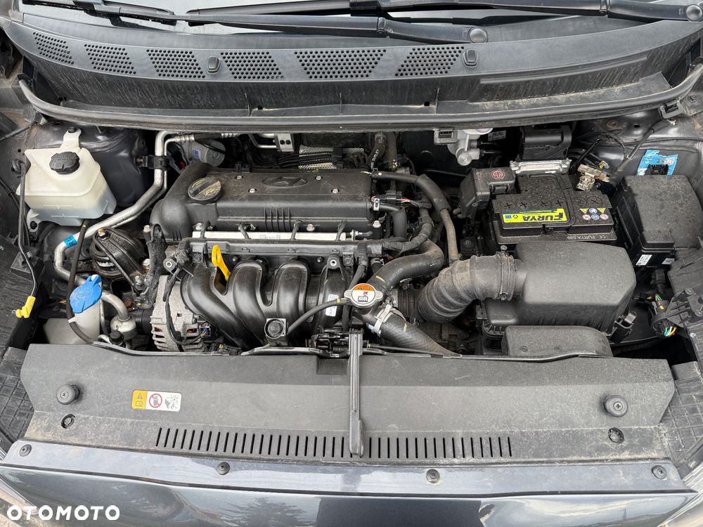 Hyundai ix20 1.4 Premium - 19