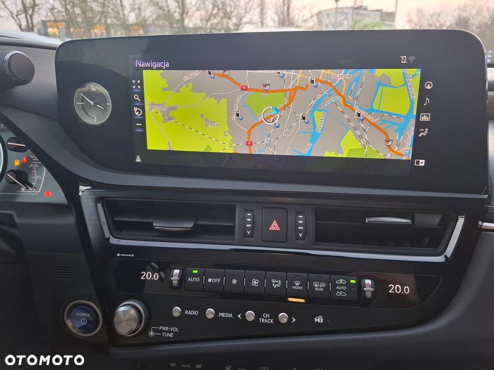 Lexus ES 300h Omotenashi - 31