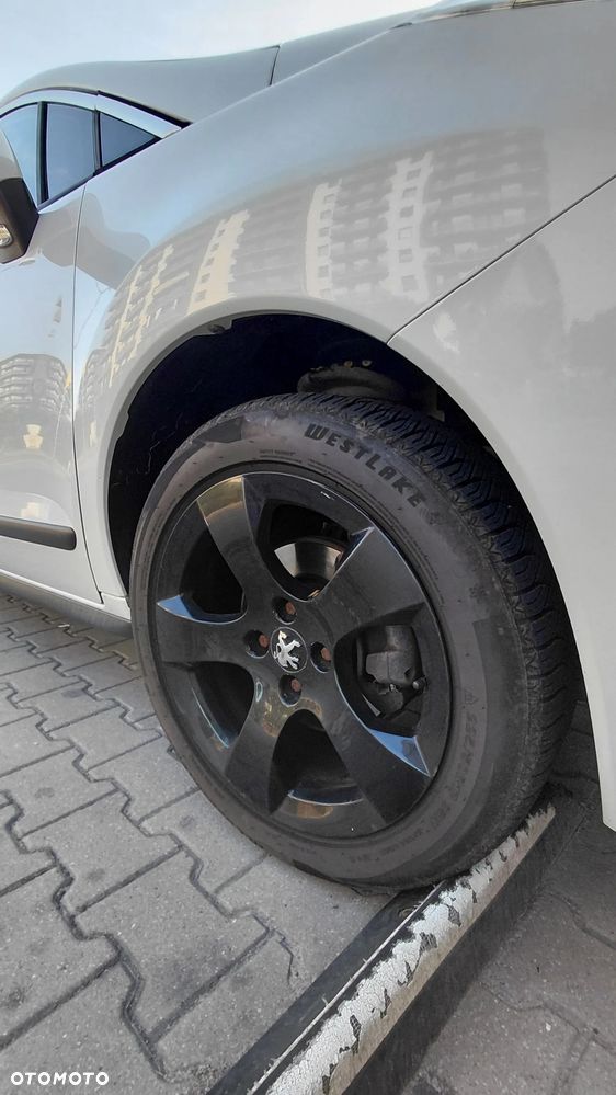 Peugeot 3008 1.6 HDi Premium - 6