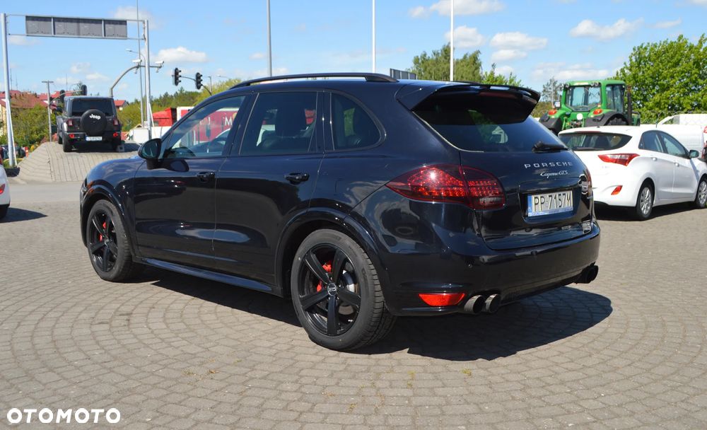 Porsche Cayenne GTS - 6