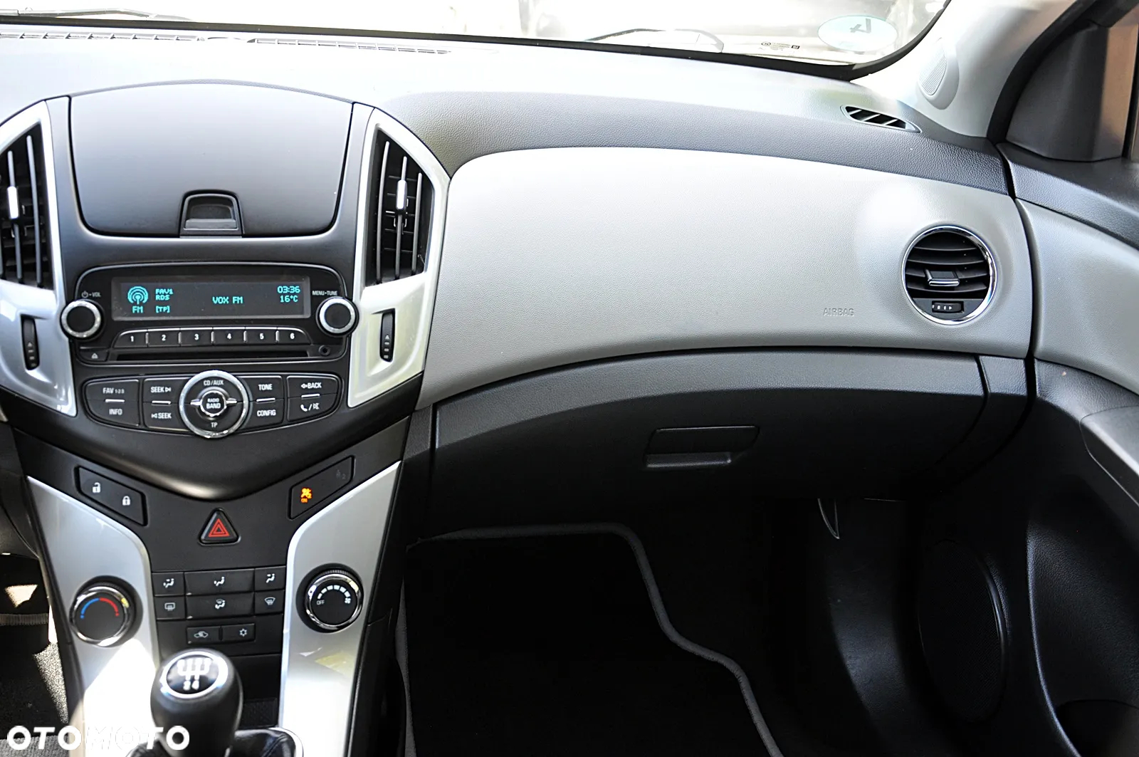 Chevrolet Cruze 1.6 LT - 22