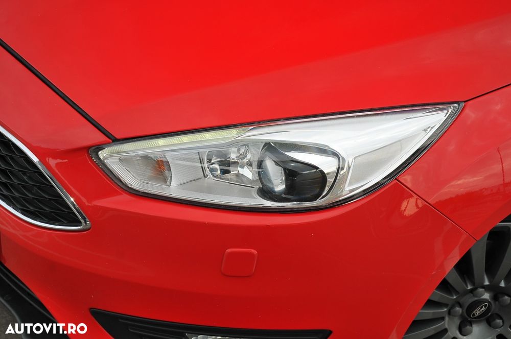 Ford Focus Turnier 1.5 EcoBlue Start-Stopp-System ST-LINE STYLE - 21
