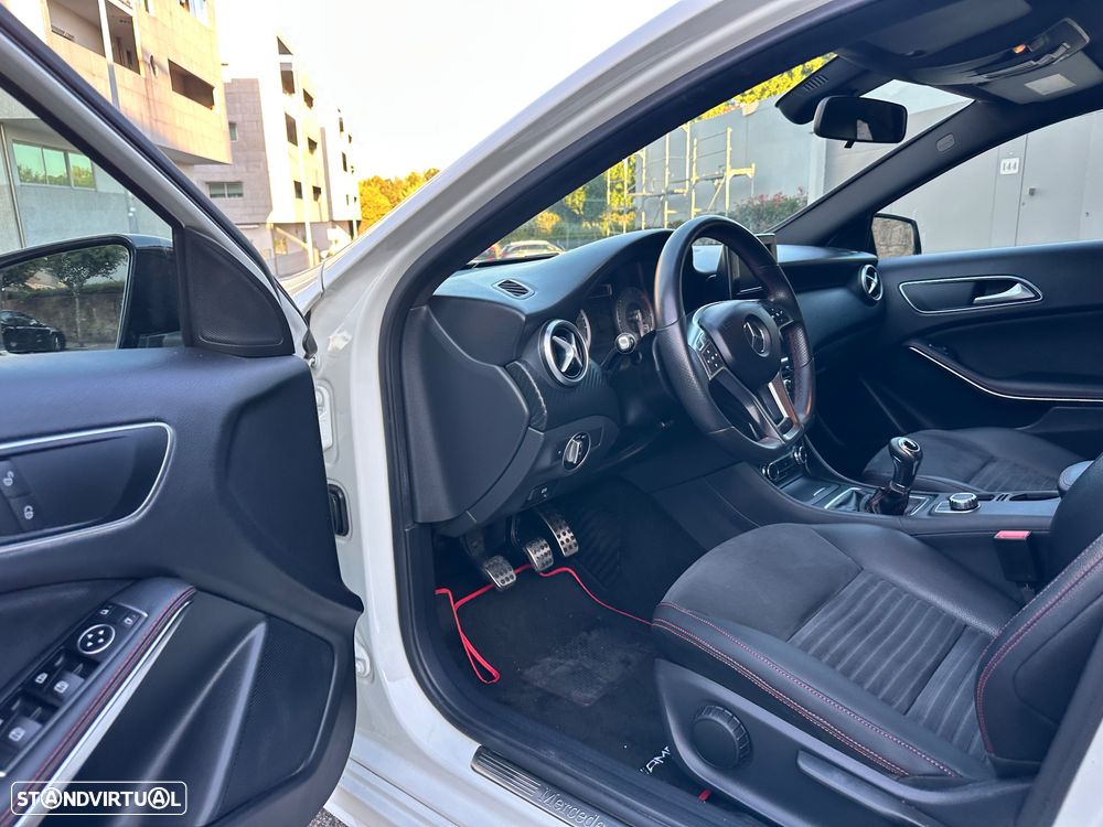 Mercedes-Benz A 180 d AMG Line - 31