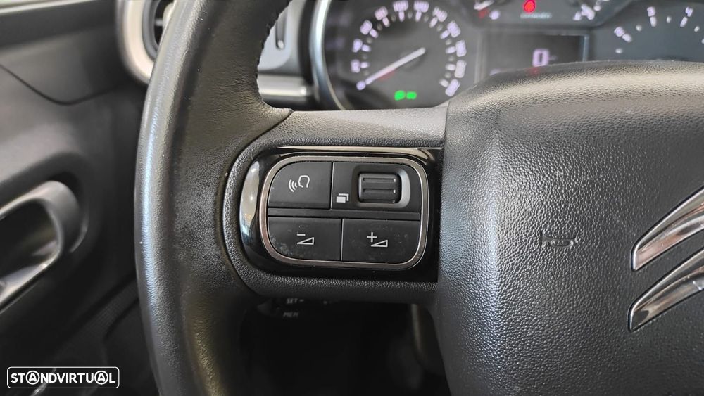 Citroën C3 1.2 PureTech Shine - 33