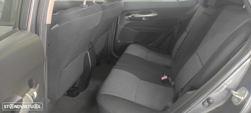 Toyota Auris 1.4 D-4D Sol - 19