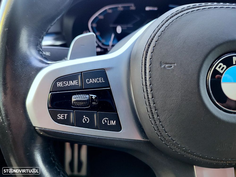 BMW 530 e Pack Desportivo M - 26
