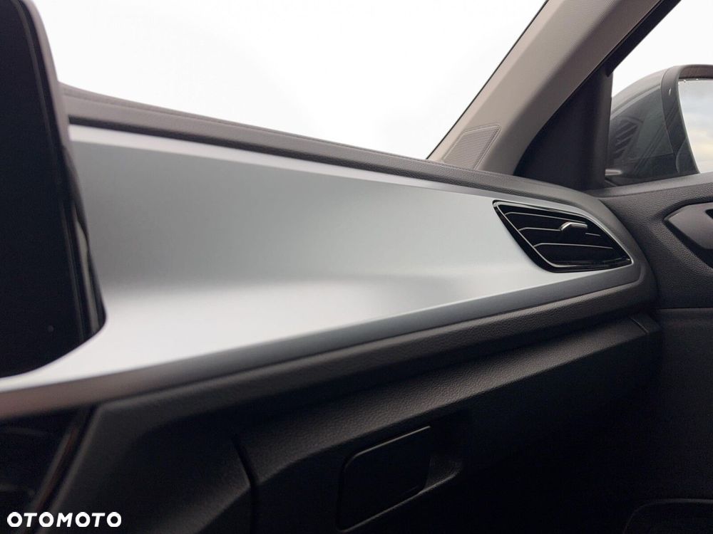 Volkswagen T-Roc - 32