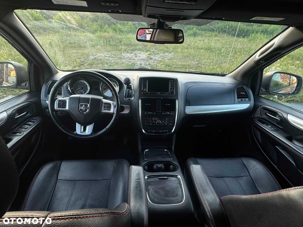 Dodge Caravan - 7