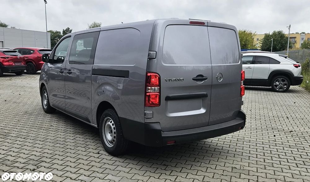 Opel Vivaro Załogowy - 5