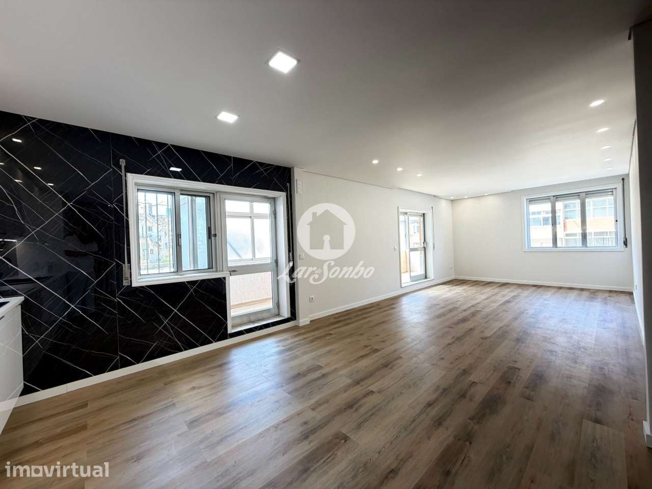Apartamento Remodelado T4 com Garagem Fechada no Centro da Póvoa de... - Grande imagem: 3/29