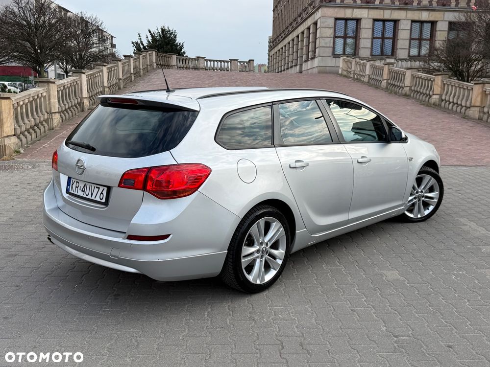 Opel Astra 1.4 T Cosmo - 4