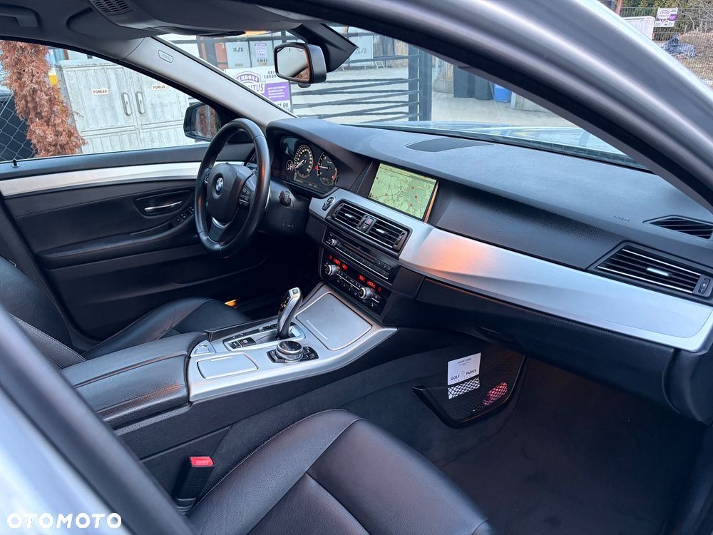 BMW Seria 5 520d xDrive - 9
