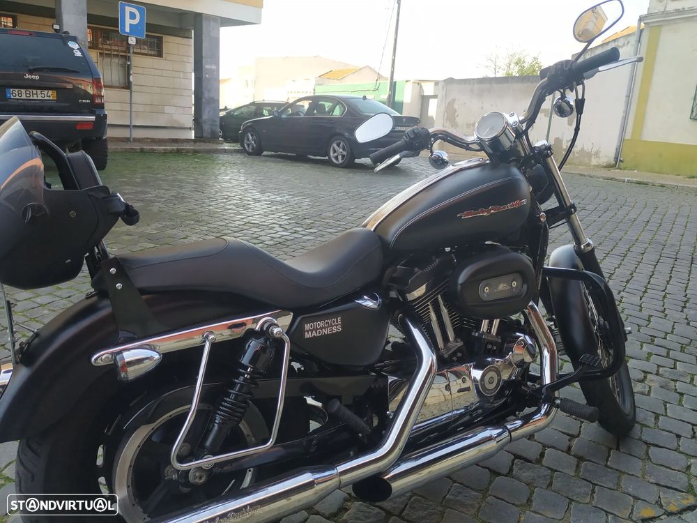 Harley-Davidson Sportster 1200 Custom - 13