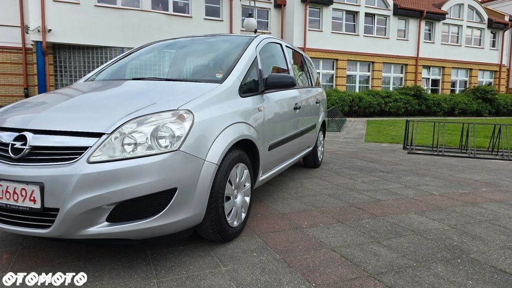 Opel Zafira - 32