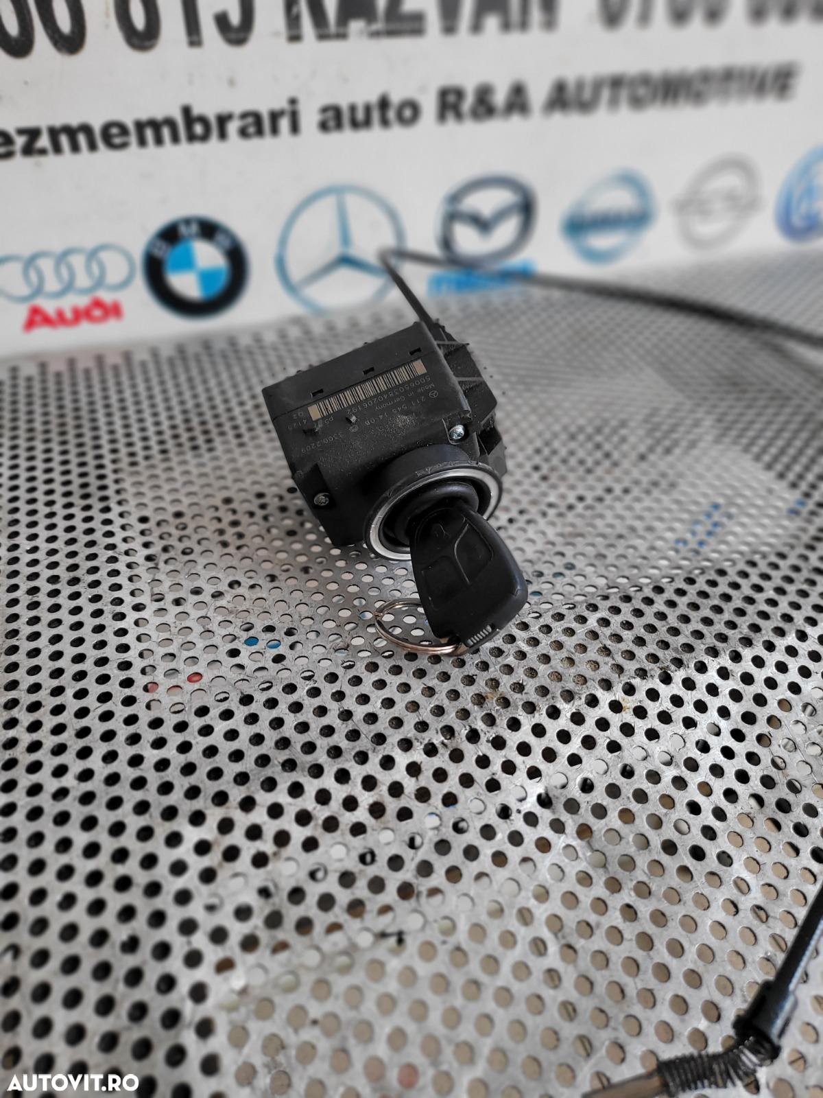 Contact Cu Cheie Mercedes E Class W211 Volan Stanga Cod A2115451408 Dezmembrez Mercedes E Class W211 2.7 Cdi Automat Cod Motor 612 Volan Stanga Xenon - 3