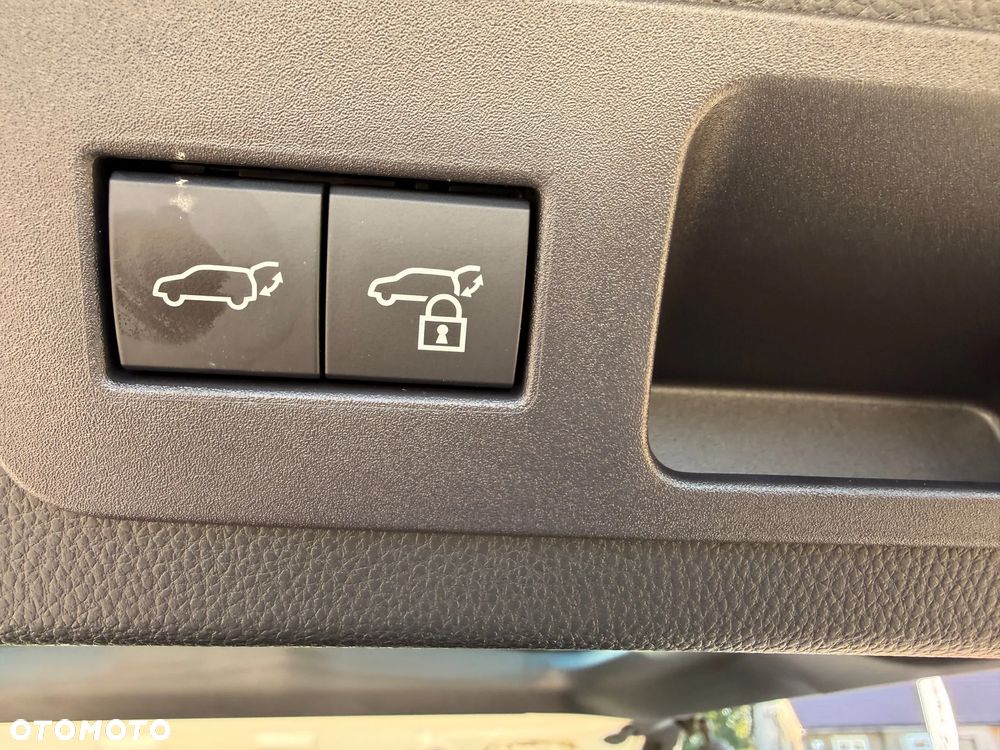 Toyota Land Cruiser - 23