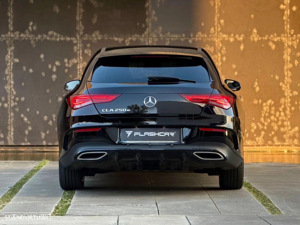 Mercedes-Benz CLA 250 e Shooting Brake AMG Line - 16