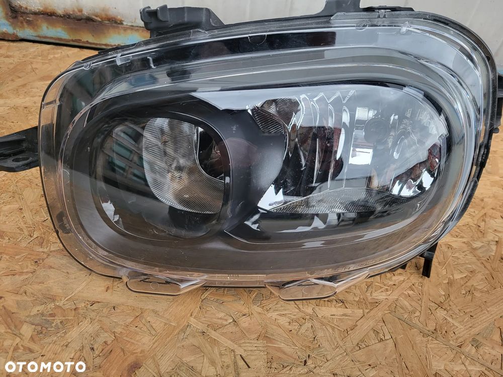 Lampa przednia lewa Citroen C3 III - 7