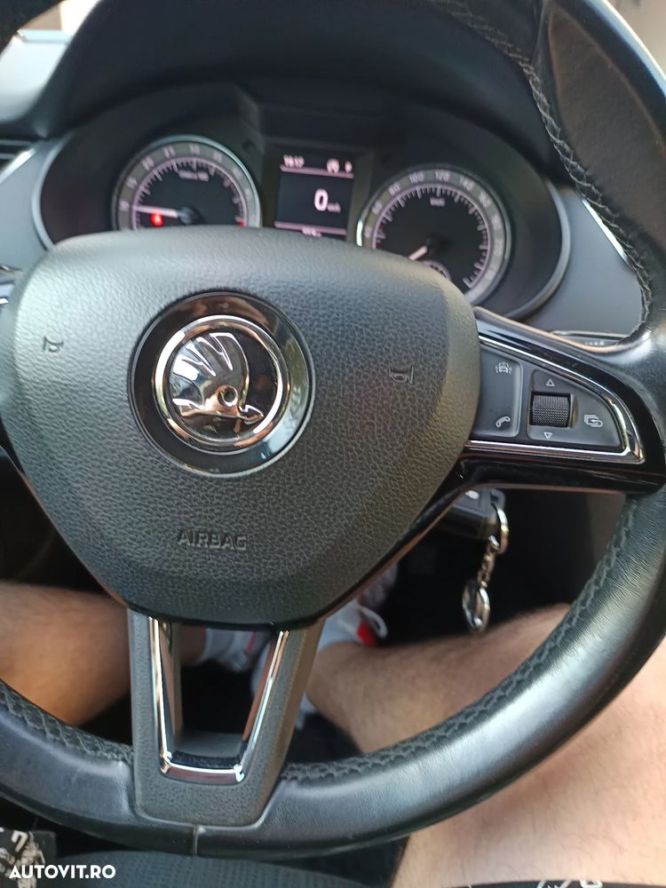 Skoda Octavia 2.0 TDI DSG Style - 11
