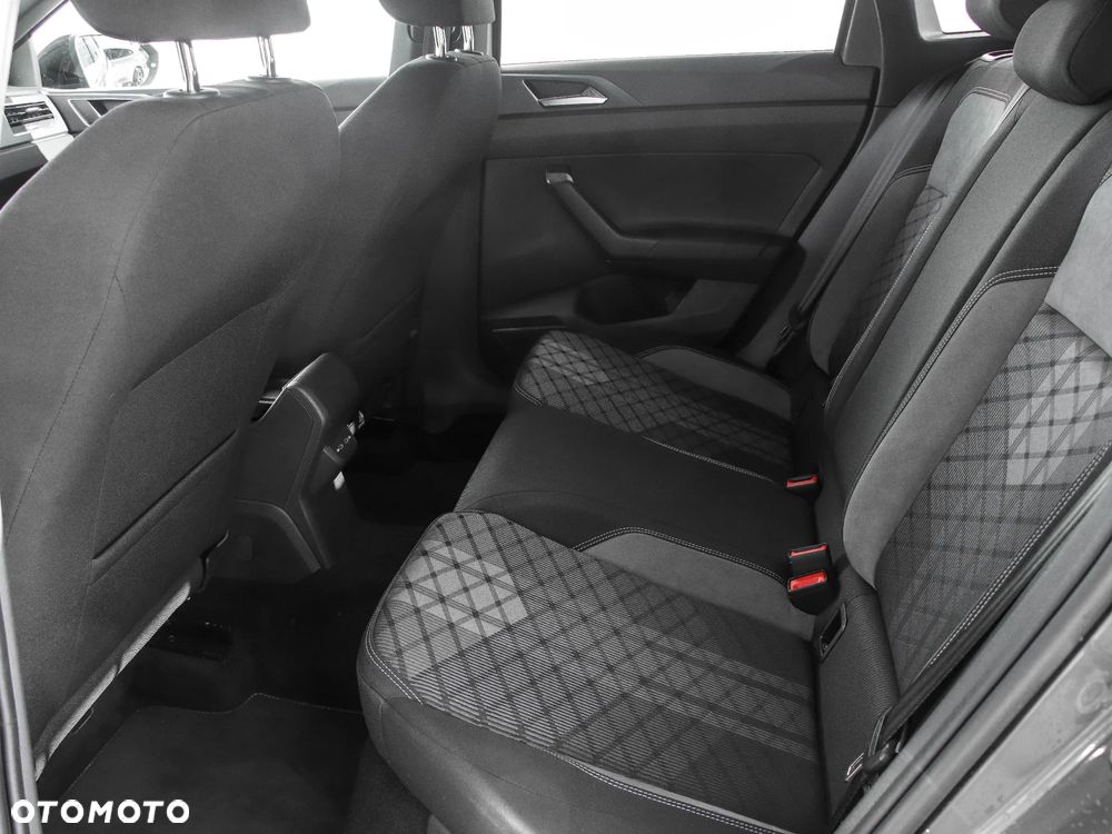 Volkswagen Taigo 1.5 TSI ACT R-Line DSG - 11