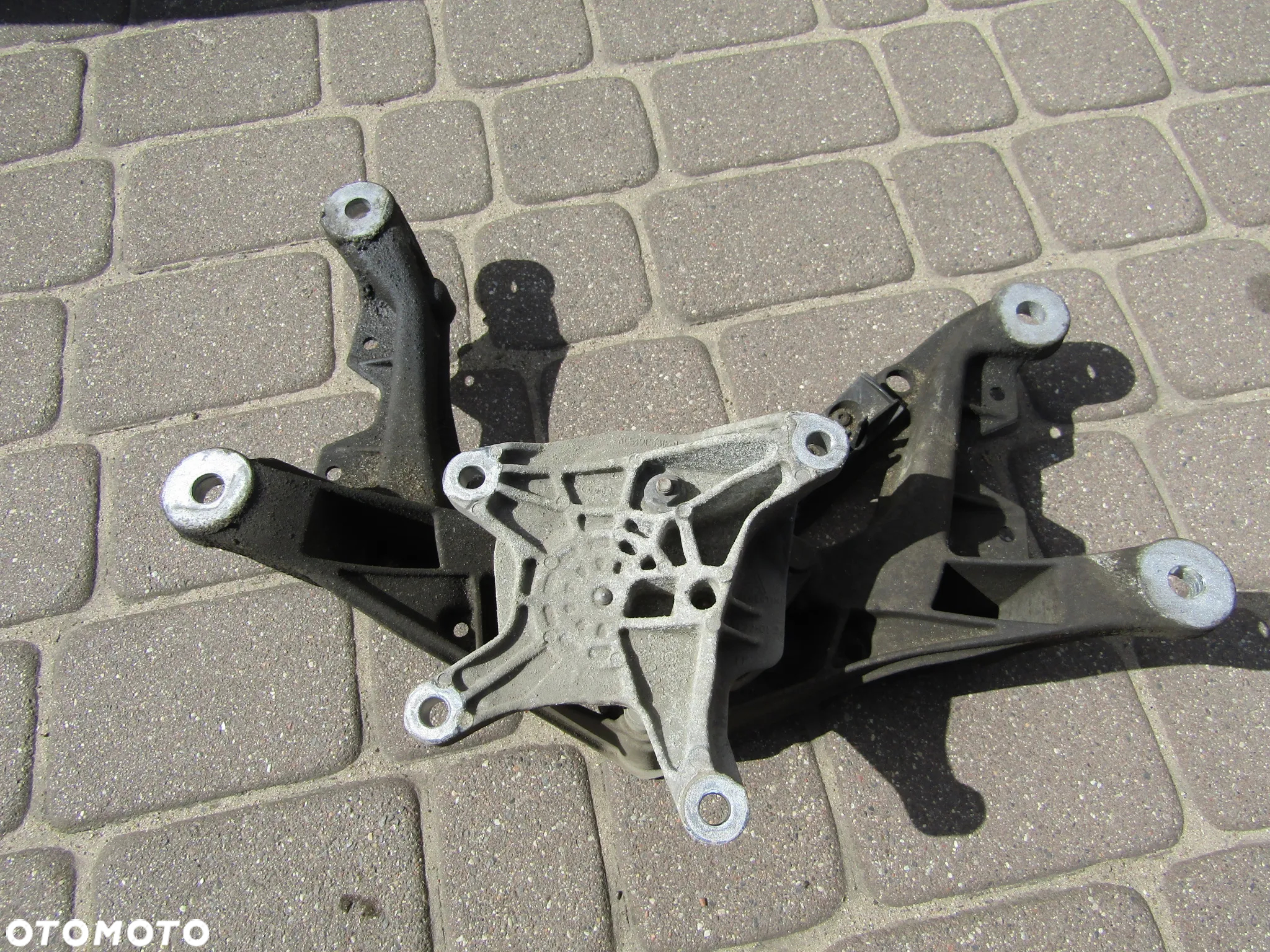 AUDI A4 B9 ŁAPA PODUSZKA  SKRZYNI 15 19R 1.4TFSI 8W0399262AD - 2