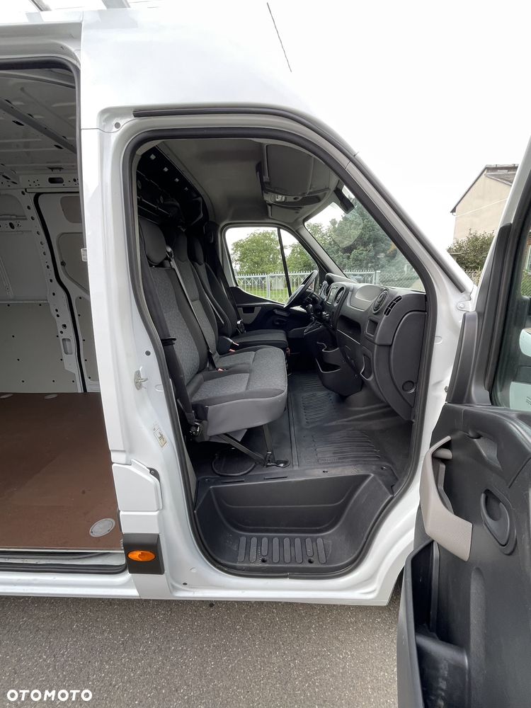 Opel MOVAN - 25