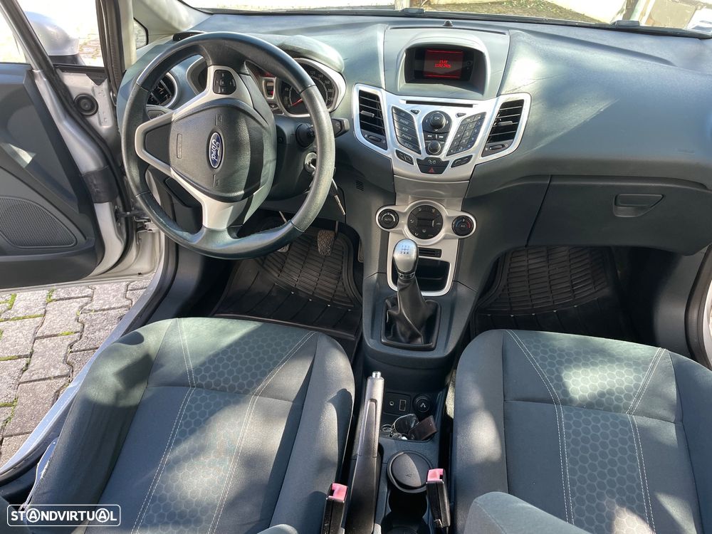 Ford Fiesta 1.25 Titanium - 29