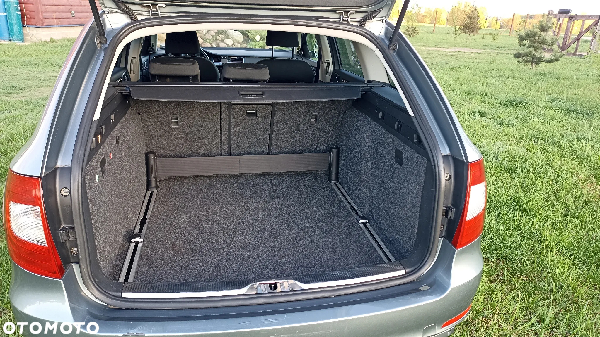 Skoda Superb Combi 2.0 TDI DSG Elegance - 9