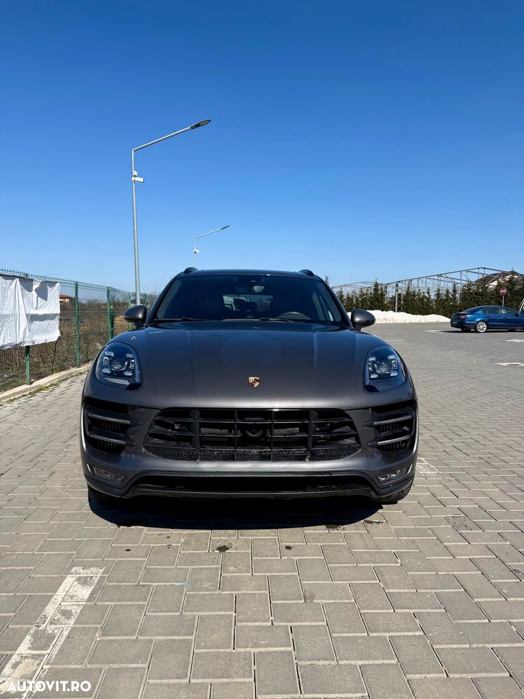 Porsche Macan - 1