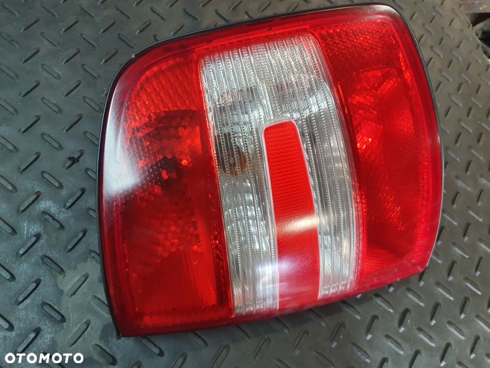 SKODA FABIA I 6Y 04-07 LAMPA TYŁ PRAWA WKŁAD 4D SEDAN KOMBI LIFT  + WTYCZKA INSTALACJA - 2