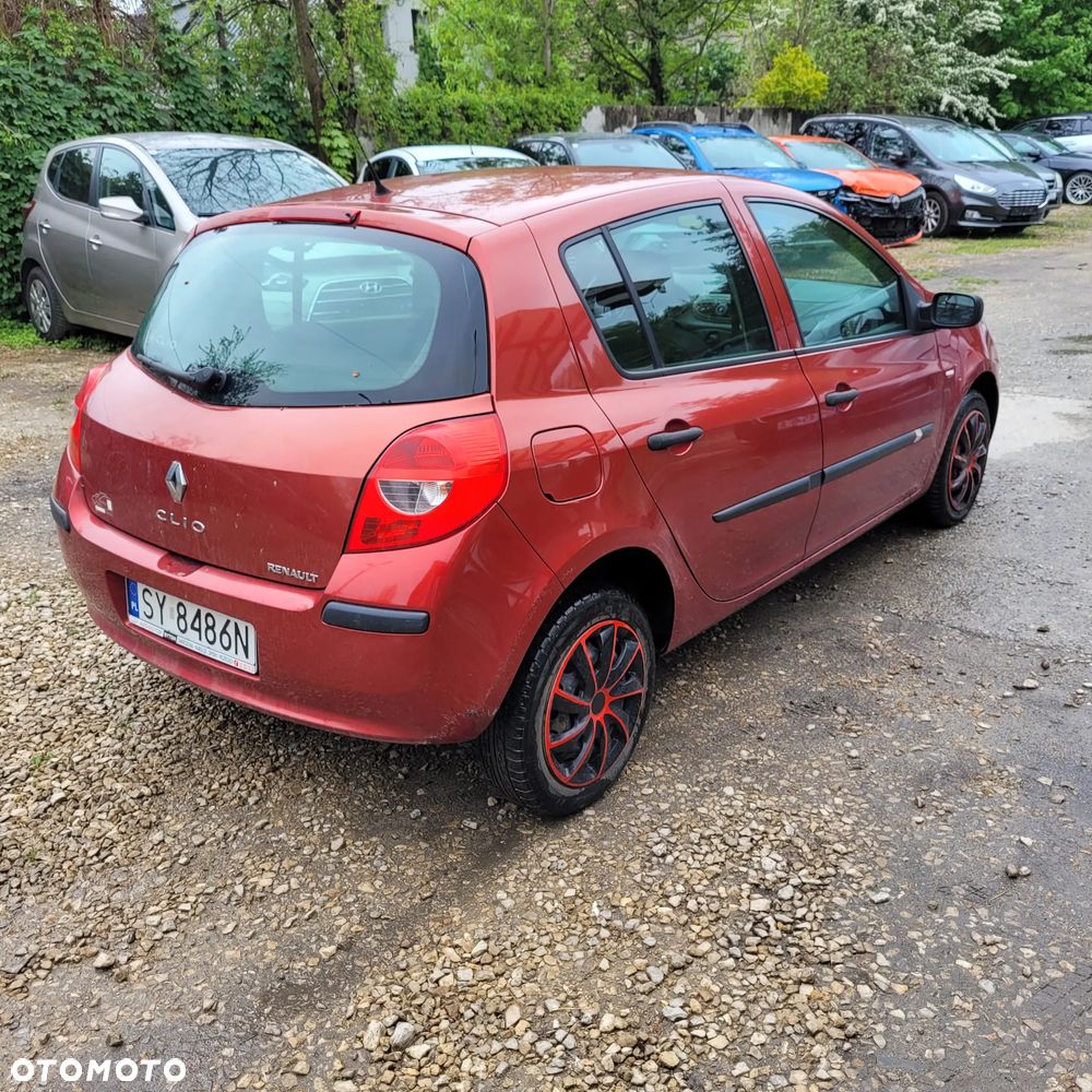 Renault Clio - 2