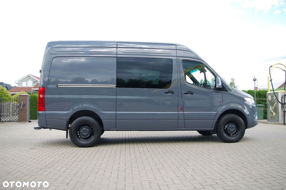 Mercedes-Benz Sprinter - 12