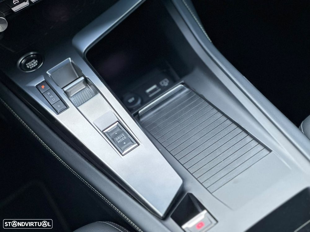 Peugeot 408 1.6 Hybrid GT e-EAT8 - 24